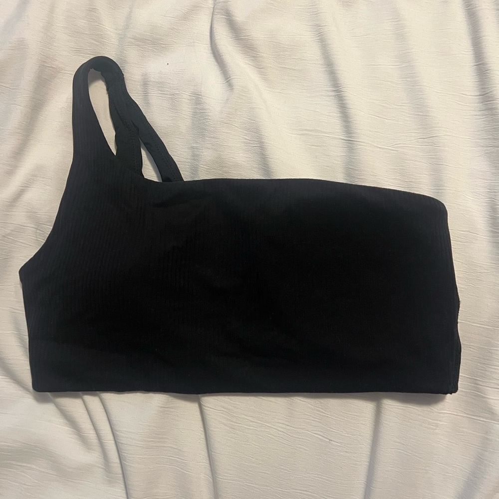 Lululemon Ribbed Nulu Asymmetrical Yoga Bra
Light Support, A/B Cup - Black Sz 8